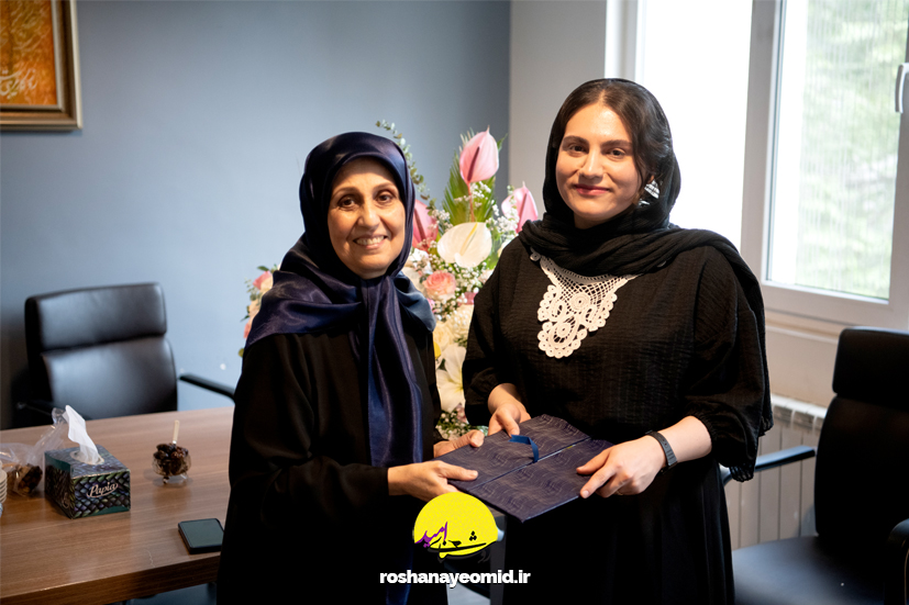 برای قلمهایی که چراغ آگاهیاند