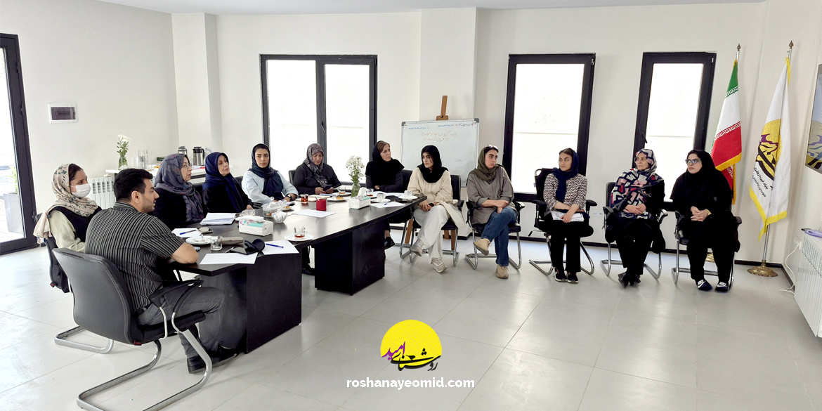 ارتقای مهارت‌های روانی–اجتماعی مربیان برای ایجاد روابط ایمن با فرزندان